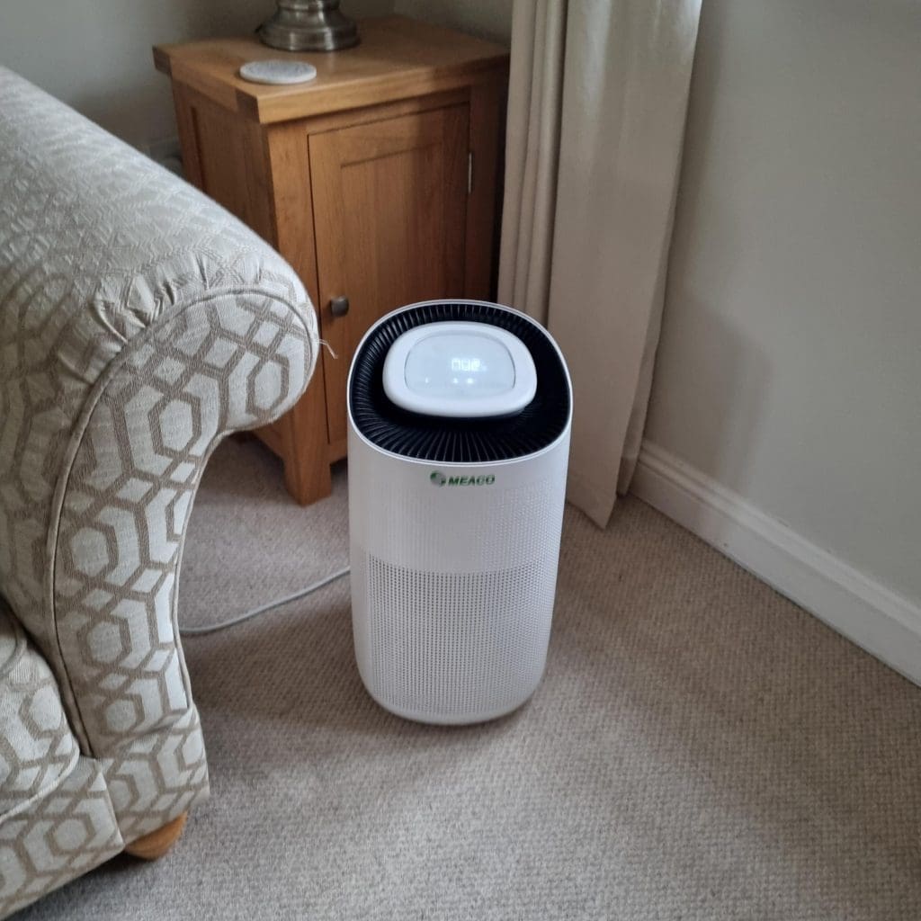 MeacoClean 76x5 Air Purifier in customers living room