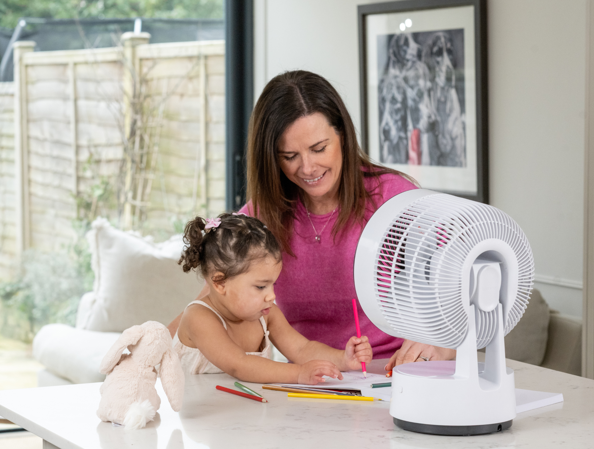 MeacoFan Sefte 8 Portable Battery Air Circulator mother and child colouring